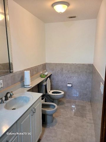 9114 SW 163rd Ter, Palmetto Bay, FL 33157