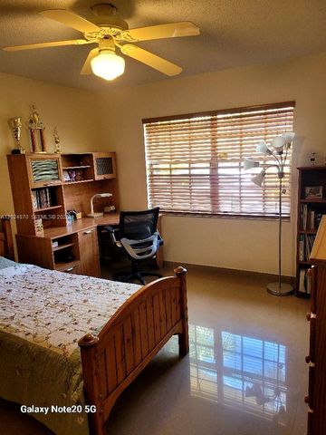 9114 SW 163rd Ter, Palmetto Bay, FL 33157