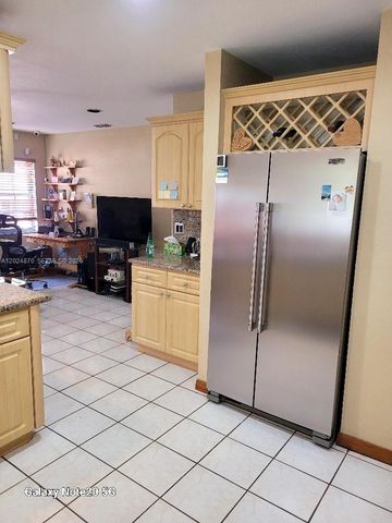 9114 SW 163rd Ter, Palmetto Bay, FL 33157