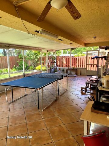 9114 SW 163rd Ter, Palmetto Bay, FL 33157