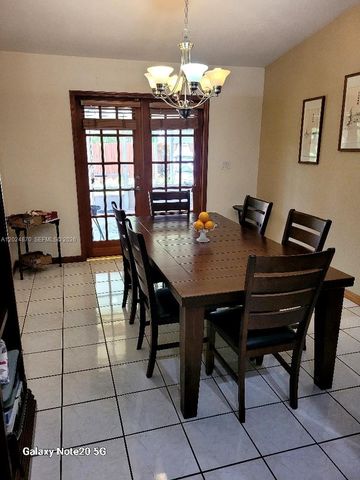 9114 SW 163rd Ter, Palmetto Bay, FL 33157