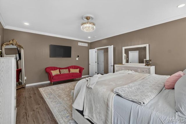 2385 Chemin Avenue, St Charles, MO 63301