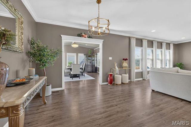 2385 Chemin Avenue, St Charles, MO 63301