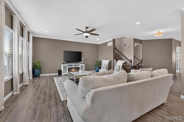 2385 Chemin Avenue, St Charles, MO 63301