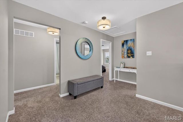 2385 Chemin Avenue, St Charles, MO 63301