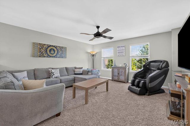 2385 Chemin Avenue, St Charles, MO 63301