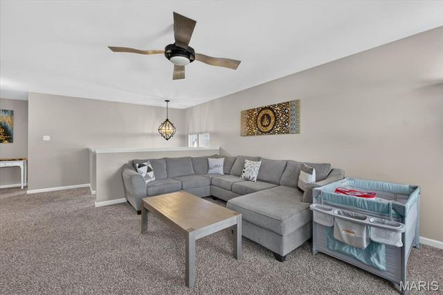 2385 Chemin Avenue, St Charles, MO 63301