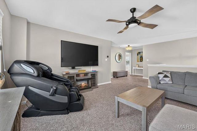 2385 Chemin Avenue, St Charles, MO 63301