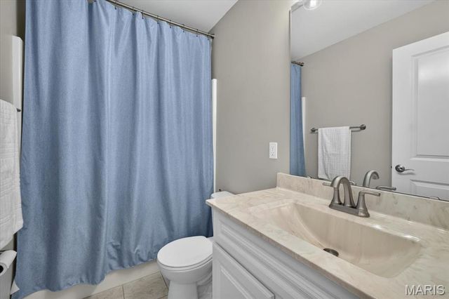 2385 Chemin Avenue, St Charles, MO 63301