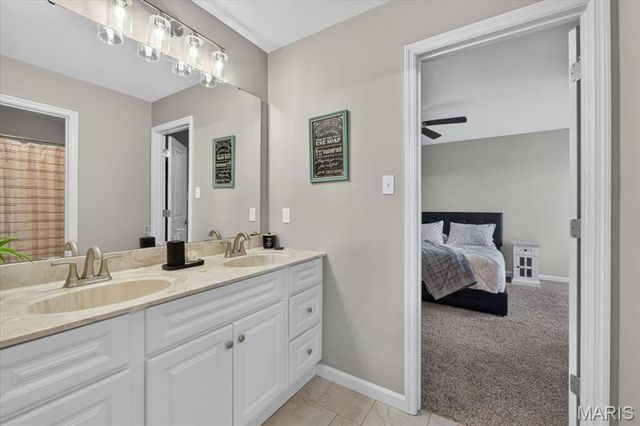 2385 Chemin Avenue, St Charles, MO 63301