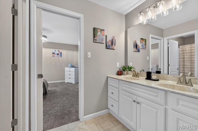 2385 Chemin Avenue, St Charles, MO 63301