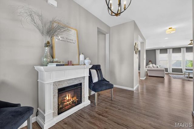 2385 Chemin Avenue, St Charles, MO 63301