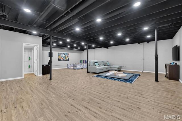 2385 Chemin Avenue, St Charles, MO 63301