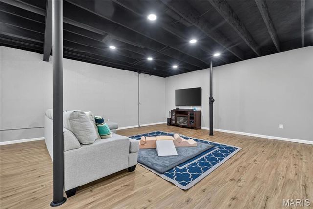 2385 Chemin Avenue, St Charles, MO 63301