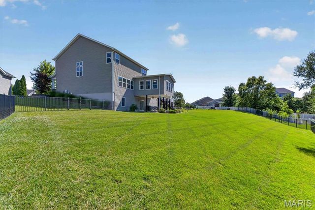 2385 Chemin Avenue, St Charles, MO 63301