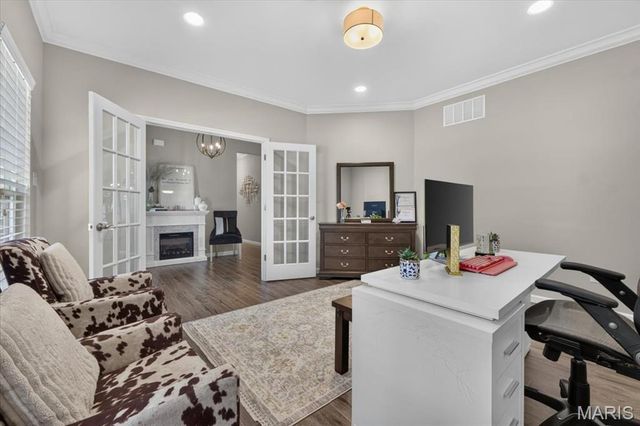 2385 Chemin Avenue, St Charles, MO 63301