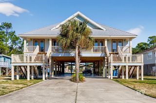 224 W 6th Avenue #A, Gulf Shores, AL 36542