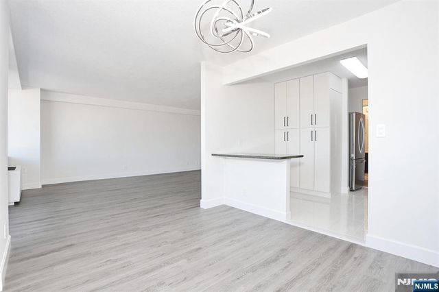 200 Old Palisade Road 19J, Fort Lee, NJ 07024