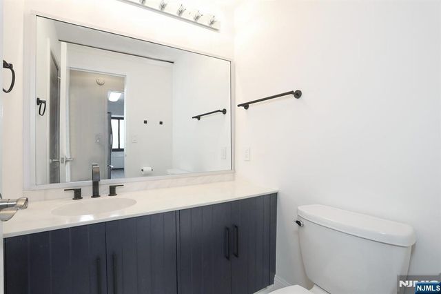 200 Old Palisade Road 19J, Fort Lee, NJ 07024