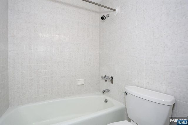 200 Old Palisade Road 19J, Fort Lee, NJ 07024