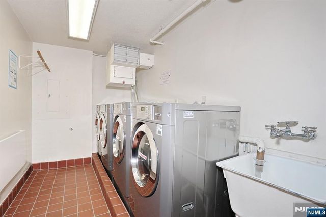 200 Old Palisade Road 19J, Fort Lee, NJ 07024