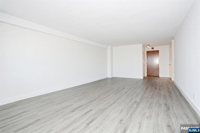 200 Old Palisade Road 19J, Fort Lee, NJ 07024