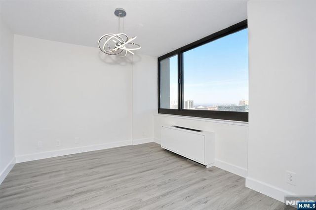 200 Old Palisade Road 19J, Fort Lee, NJ 07024