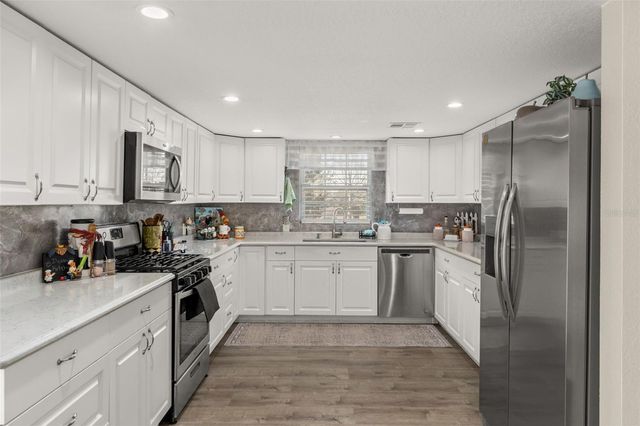 20406 PEACHTREE LANE, Dade City, FL 33523