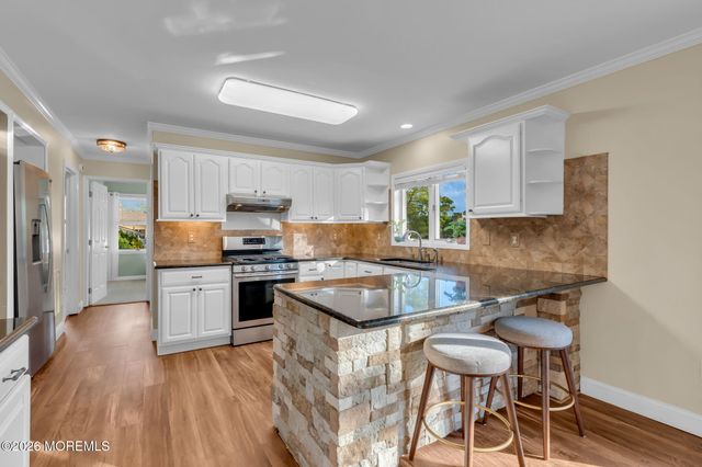 65 Serpentine Drive, Bayville, NJ 08721
