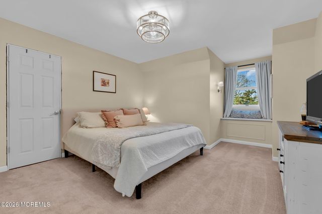 65 Serpentine Drive, Bayville, NJ 08721