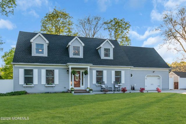 65 Serpentine Drive, Bayville, NJ 08721