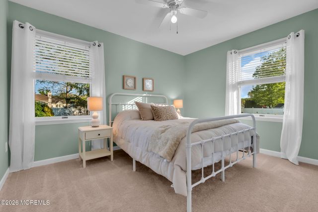 65 Serpentine Drive, Bayville, NJ 08721