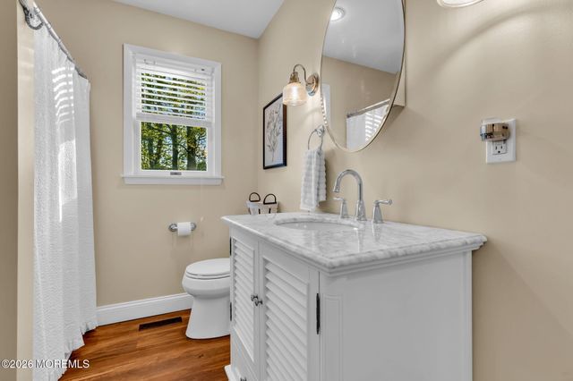 65 Serpentine Drive, Bayville, NJ 08721