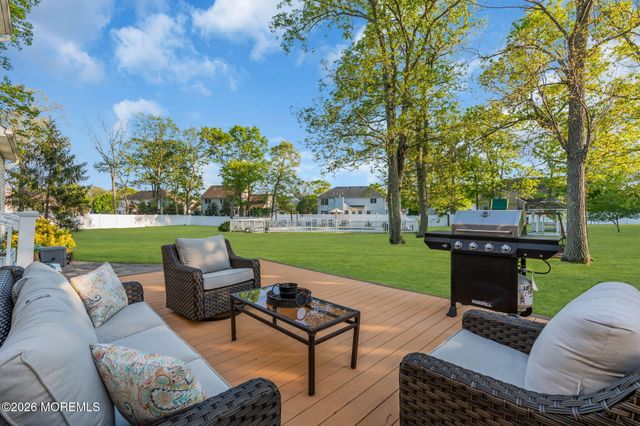 65 Serpentine Drive, Bayville, NJ 08721