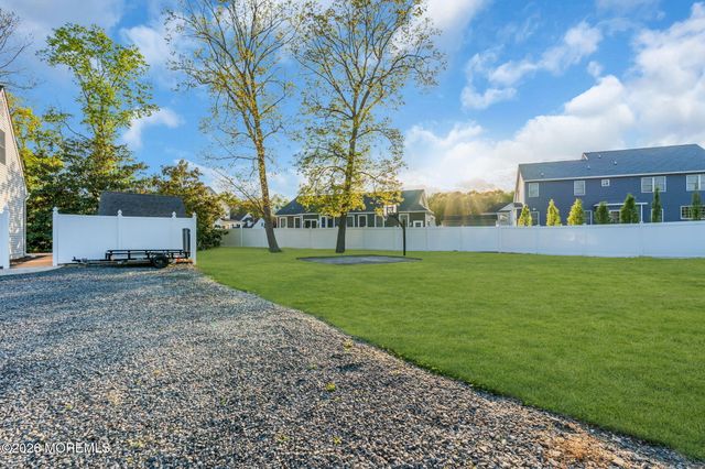 65 Serpentine Drive, Bayville, NJ 08721