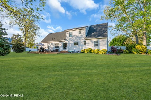 65 Serpentine Drive, Bayville, NJ 08721