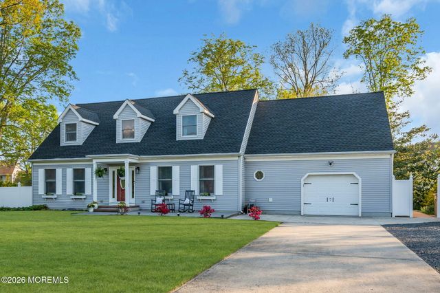 65 Serpentine Drive, Bayville, NJ 08721