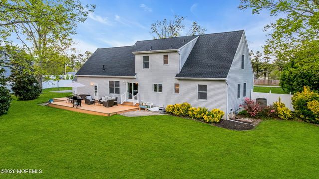 65 Serpentine Drive, Bayville, NJ 08721