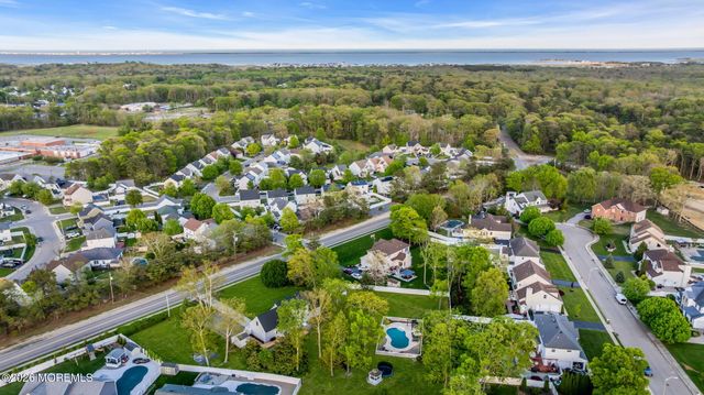 65 Serpentine Drive, Bayville, NJ 08721
