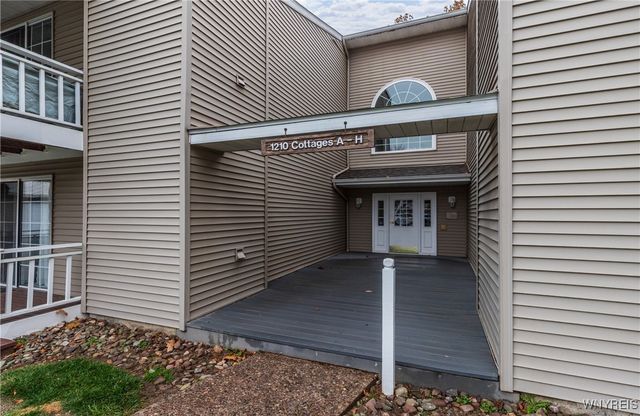 1210 Youngs Rd D, Amherst, NY 14221