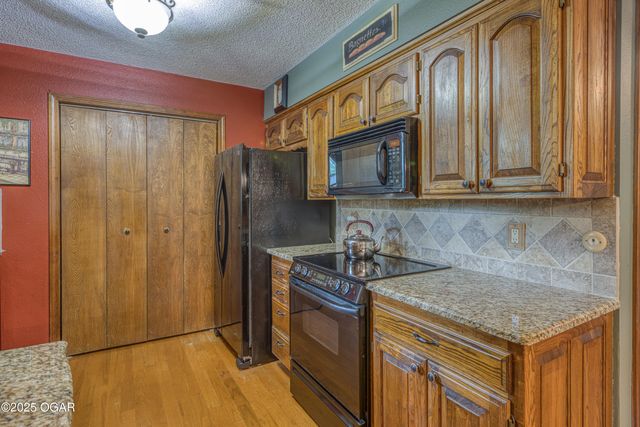 503 Hearthstone Drive, Joplin, MO 64801