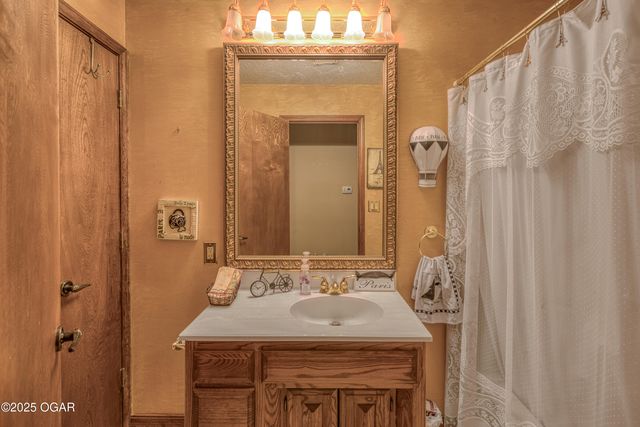 503 Hearthstone Drive, Joplin, MO 64801