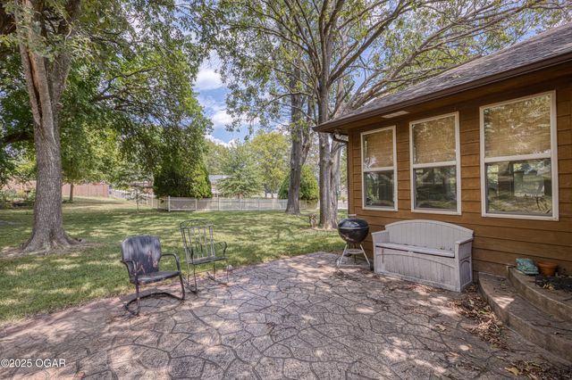 503 Hearthstone Drive, Joplin, MO 64801