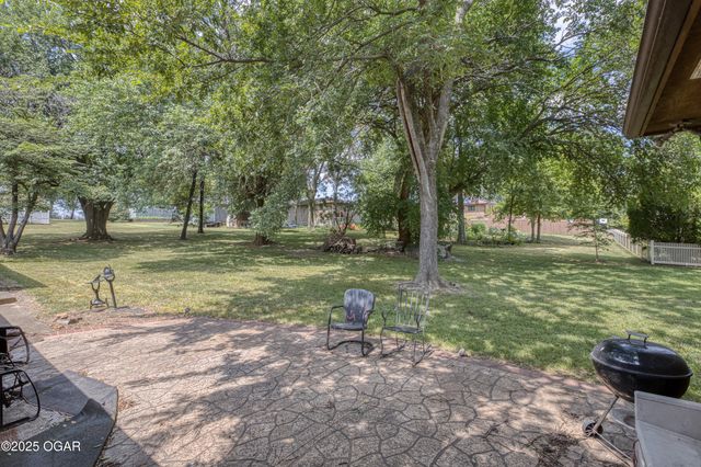 503 Hearthstone Drive, Joplin, MO 64801