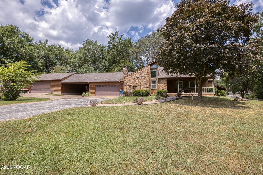 503 Hearthstone Drive, Joplin, MO 64801