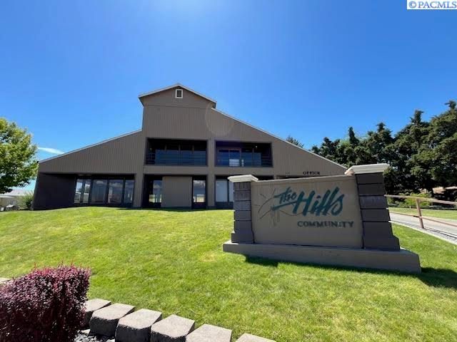 132 Windhaven Ln., Richland, WA 99352