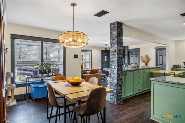 411 N La Grange Street, Hallettsville, TX 77964