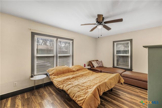 411 N La Grange Street, Hallettsville, TX 77964