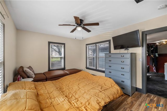 411 N La Grange Street, Hallettsville, TX 77964