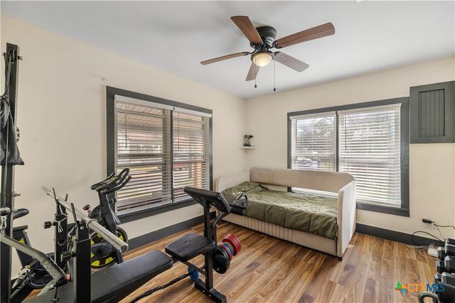 411 N La Grange Street, Hallettsville, TX 77964